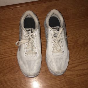 All white nike revolution 3